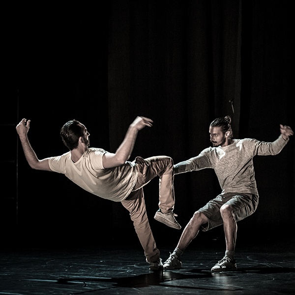 <i>Borderline</i><br>
Company Wang Ramirez