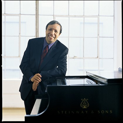 Murray Perahia, piano