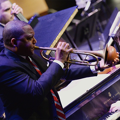 <em>Big Band Holidays</em><br>
Jazz at Lincoln Center Orchestra<br>
with Wynton Marsalis